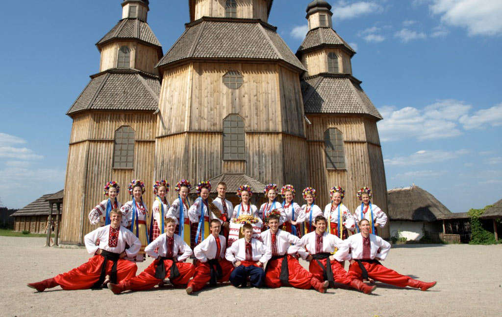 GROUP_TRAVELLERS_DANCE_ZAPORIZHIA_UKRAINE_CENTRAL (2)